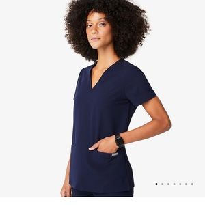 FIG Clothing Casma Three Pocket Scrub Top